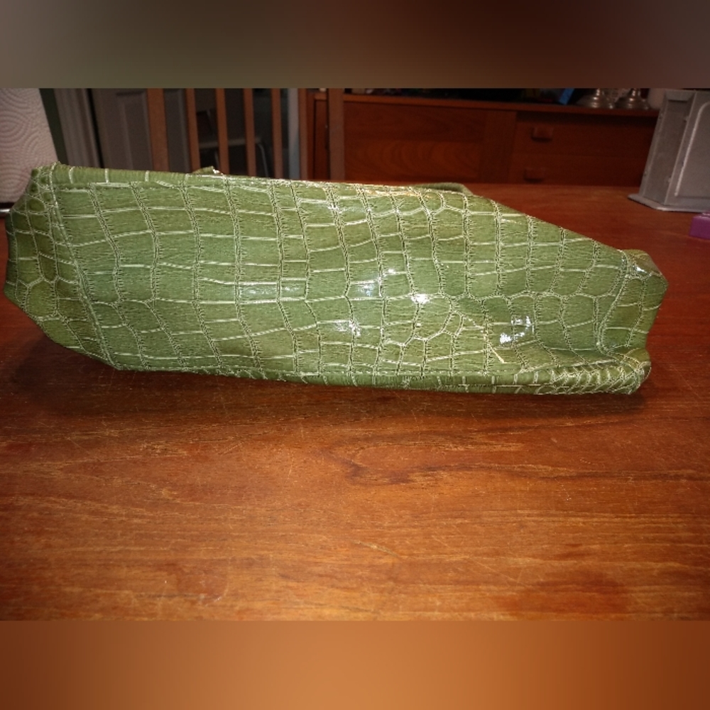Green Purse, No Label, Faux Crocodile or Alligator Leather, Satchel Shou… - Picture 6 of 13